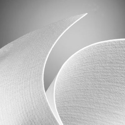 Trois aiguilles et six fils de traitement des sacs de filtrage industriels Méthode de tissage d'acupuncture pour une filtration maximale